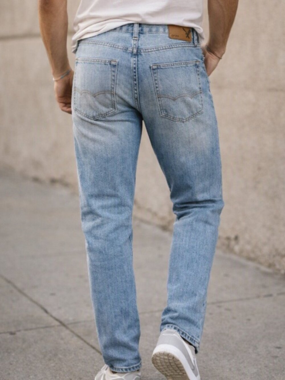 American Eagle Slim Straight Distressed Blue Jeans 29 Faded Wash Y2K Streetwear